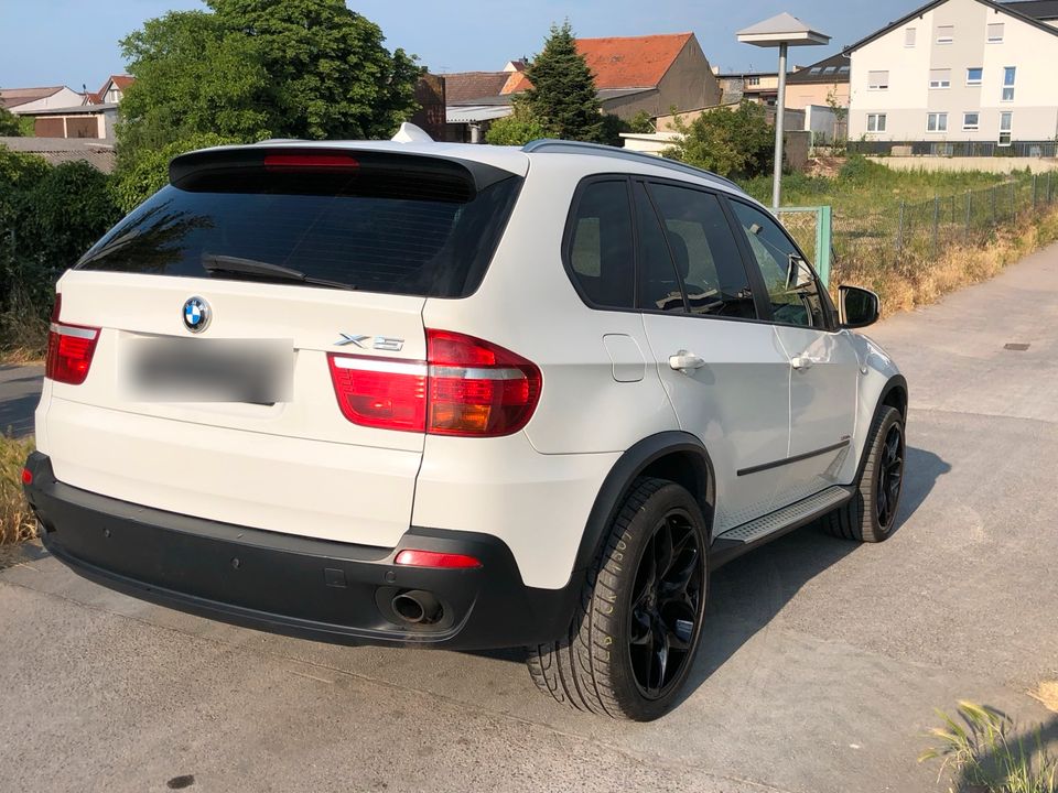 BMW X5 E70 Sport Facelift mit 21 zoll in Rodgau