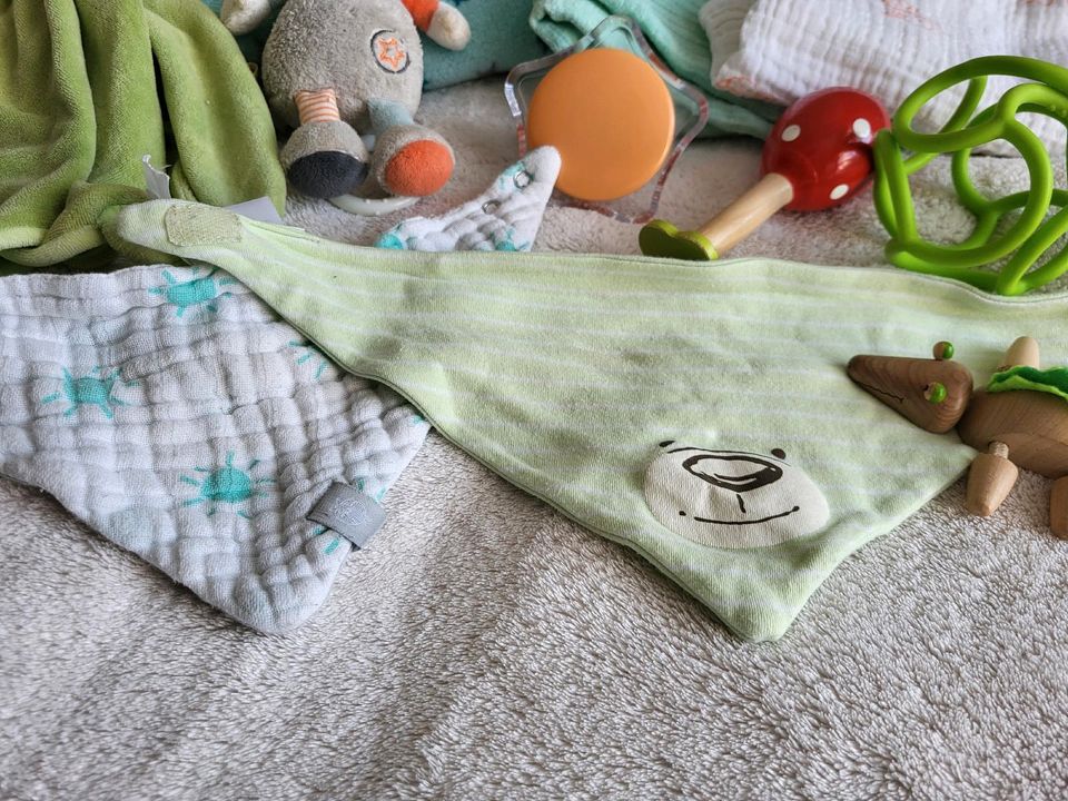 Baby-Set Erstausstattung Decke Spucktücher Schnuffeltuch Spieluhr in Bernau