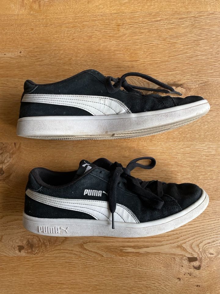 Puma Sneaker schwarz Größe 42,5 in Mundelsheim