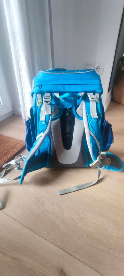 Ergobag Schulranzen/ Schulrucksack blau Fußball guter Zustand in Schulzendorf bei Eichwalde