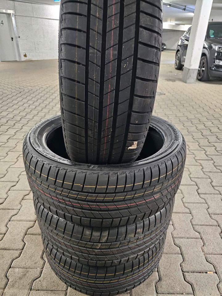 4x Sommerreifen Bridgestone Turanza T005  225/40 R19 93Y in Stuttgart