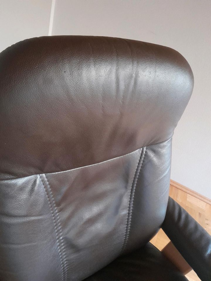 Stressless Sessel mit Hocker, Echtleder in braun in Freudenberg