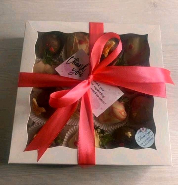 Sweetbox,,Bento Tort,,SchokoBeeren, Herzschoko Kuchen in Hamburg