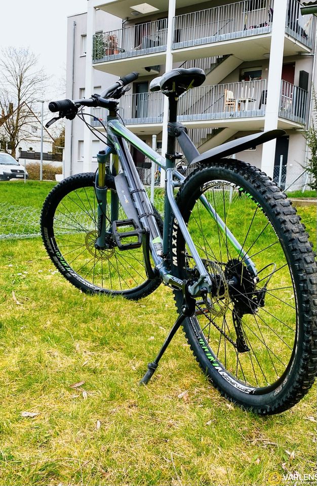 Fahrrad MTB von scott 27.5 Zoll mit Ersatzfahrradreifen in Tübingen