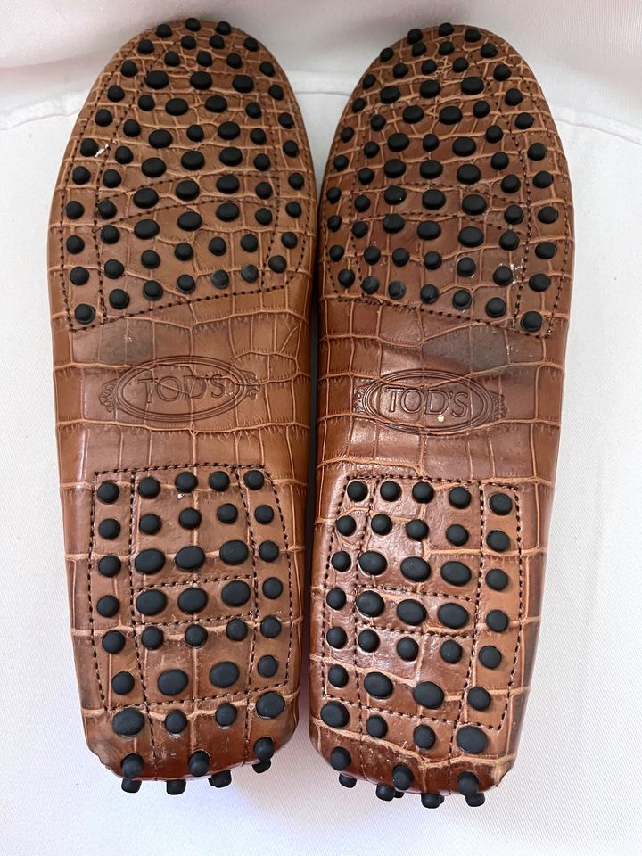 Tod's Mokassins Braun 38,5 Leder Kroko-Optik Gommino Loafer Brown in Hamburg