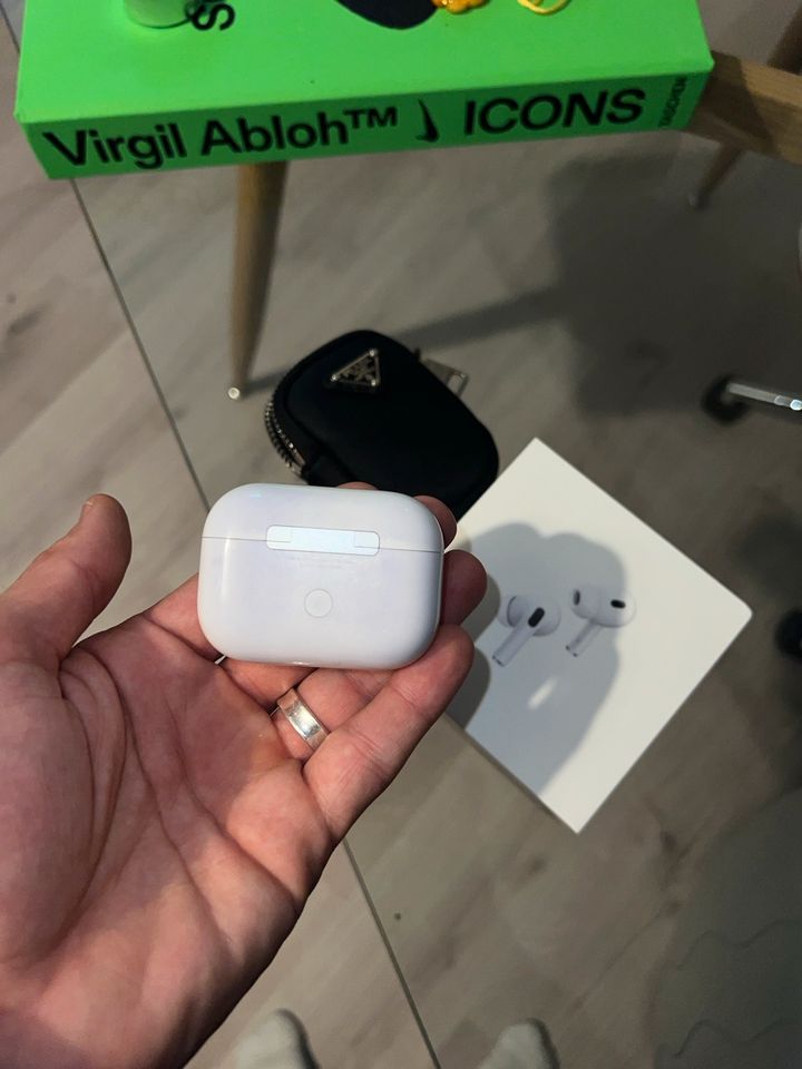 AirPods Pro Gen. 2 in Nürnberg (Mittelfr)