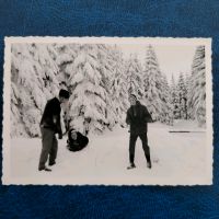 Antikes Foto Winter Schnee Spaß Freude Wald  /330 Niedersachsen - Aurich Vorschau