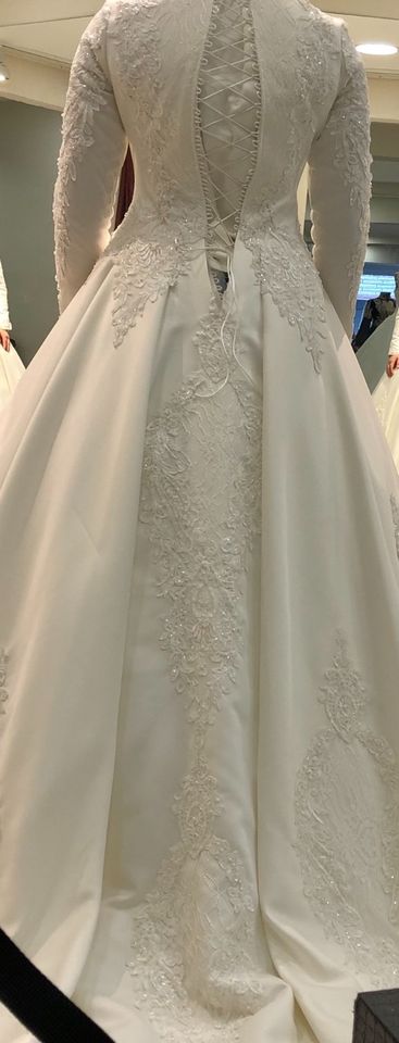 Brautkleid Langarm in Wiesbaden