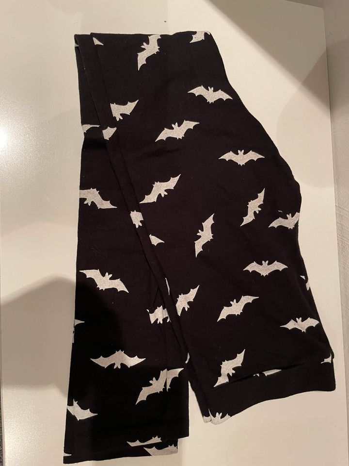 Leggings schwarz weiß H&M Fledermaus Halloween 152 in Ostfildern