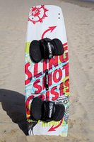 Slingshot Crisis Twin Tip Board NEU, mit Straps, Griff und Tasche Sachsen - Arnsdorf Vorschau