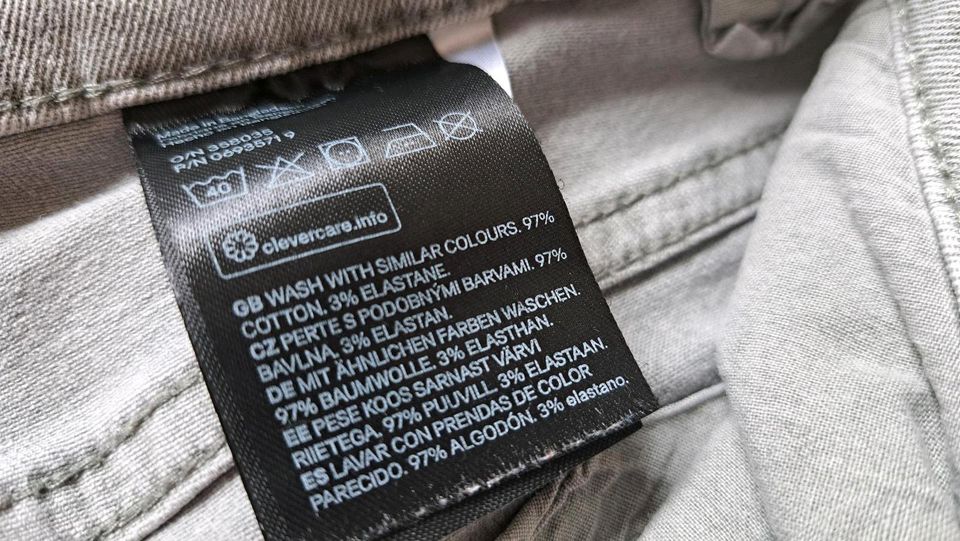 Schmale Jeans von H&M Gr. 164 grau - neuwertig in Bad Vilbel