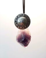 Amethyst Spitze Wikingerschild Triskele  Anhänger  Lederband Niedersachsen - Neetze Vorschau