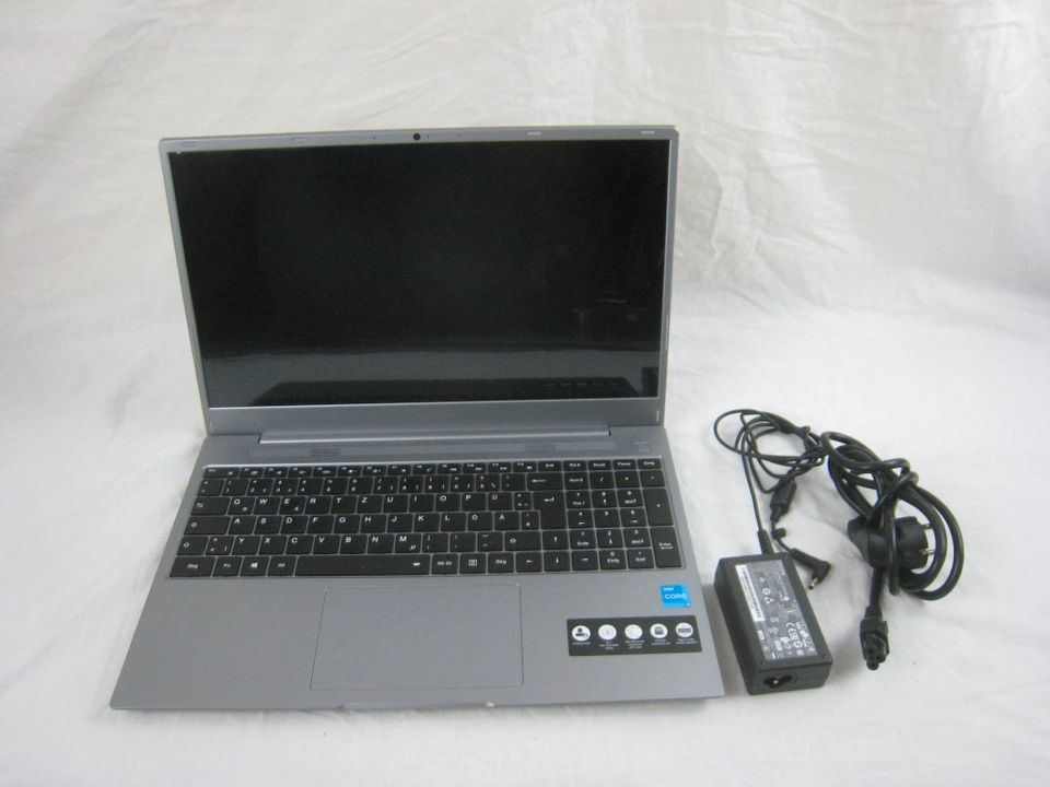 Medion E16402/MD63900 16,1" Notebook - i3-1115G4 3 GHz 512GB SSD in München