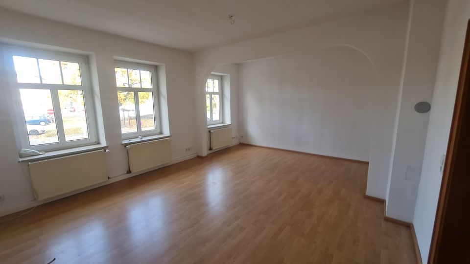 Großzügige 3 Raum Wohnung zu vermieten in Glauchau