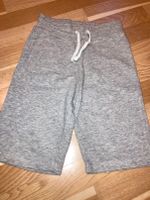 H&M kurze Jogginghose Sweat Shorts grau Gr 128 TOP Nordrhein-Westfalen - Ratingen Vorschau