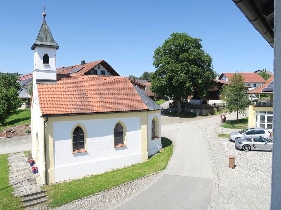 Ruhmannsfelden: Mehrgenerationenhaus m. Photovoltaikanlage u. 3 sep. Eingängen in Patersdorf