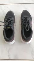 Asics Sportschuhe Laufschuhe Größe 34,5 Hessen - Dreieich Vorschau