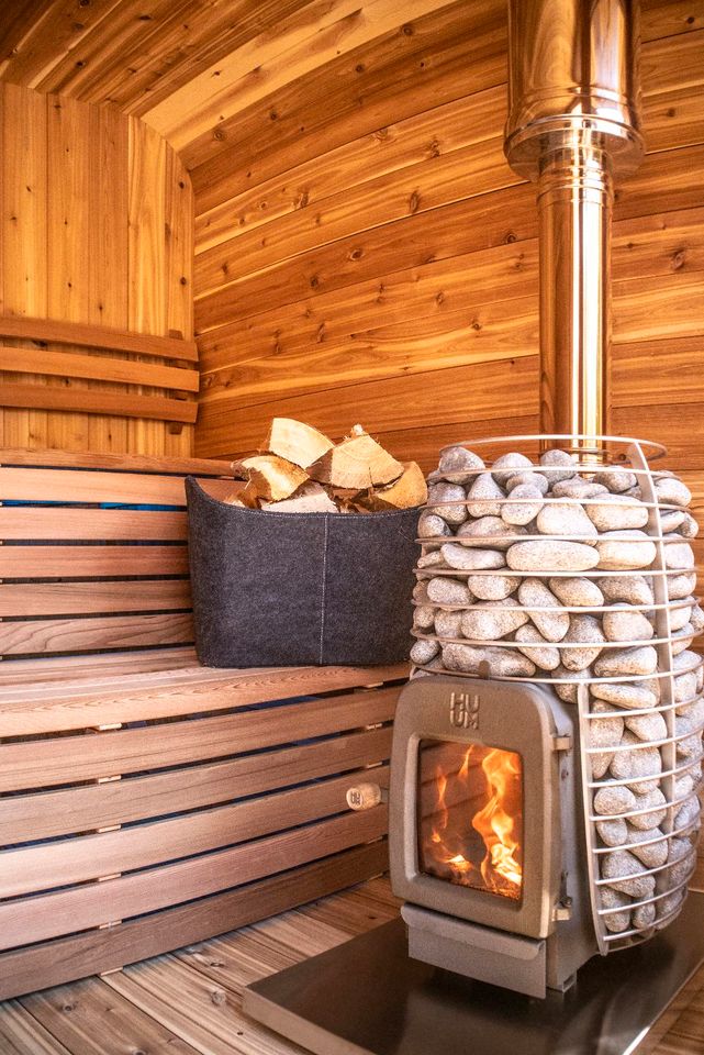 Cube Sauna Zedernholz Red Cedar Knotty Luna Fasssauna Holzofen Saunafass Garten Harvia Huum Hive Heat Haus Badezuber Hot Tub Badefass Brennholz Feuertonne Tiny House Gartenhaus Kamin LED Panorama Holz in Erfurt