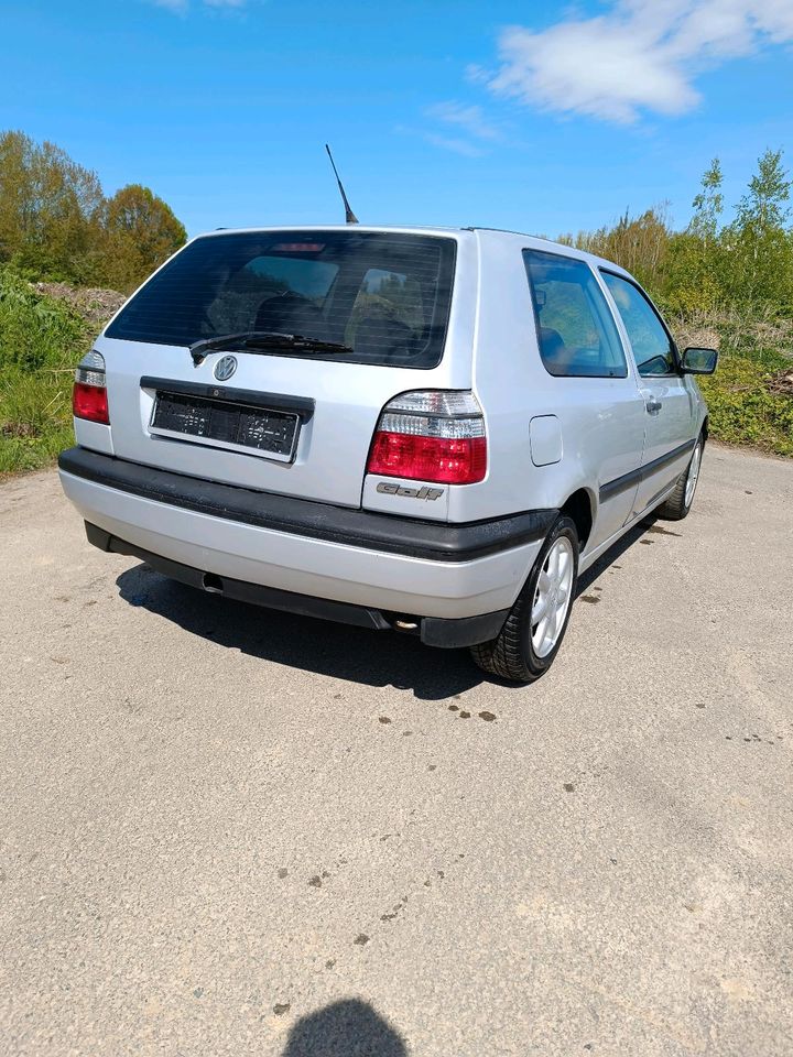 VW Golf 3 1.6 Schlachtfest  Schlachtfahrzeug in Mittweida