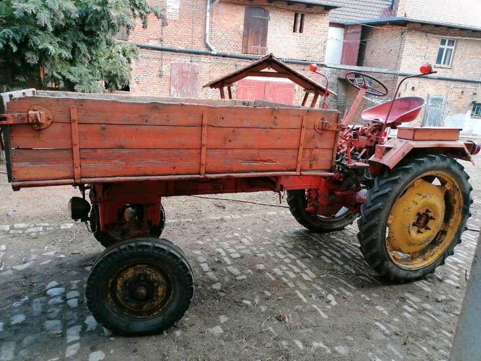 Traktor Geräteträger Gt124 Rs09 mit Pritsche und Heckhydraulik in Freyburg (Unstrut)