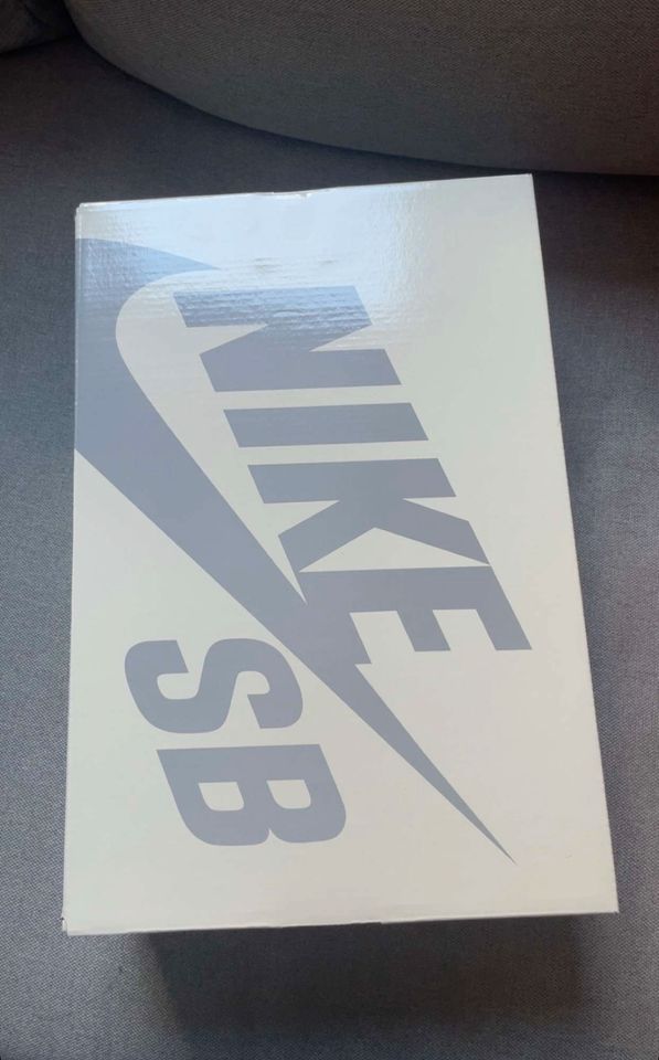 Nike SB Dunk low Futura Size EU 45/US 11 in München
