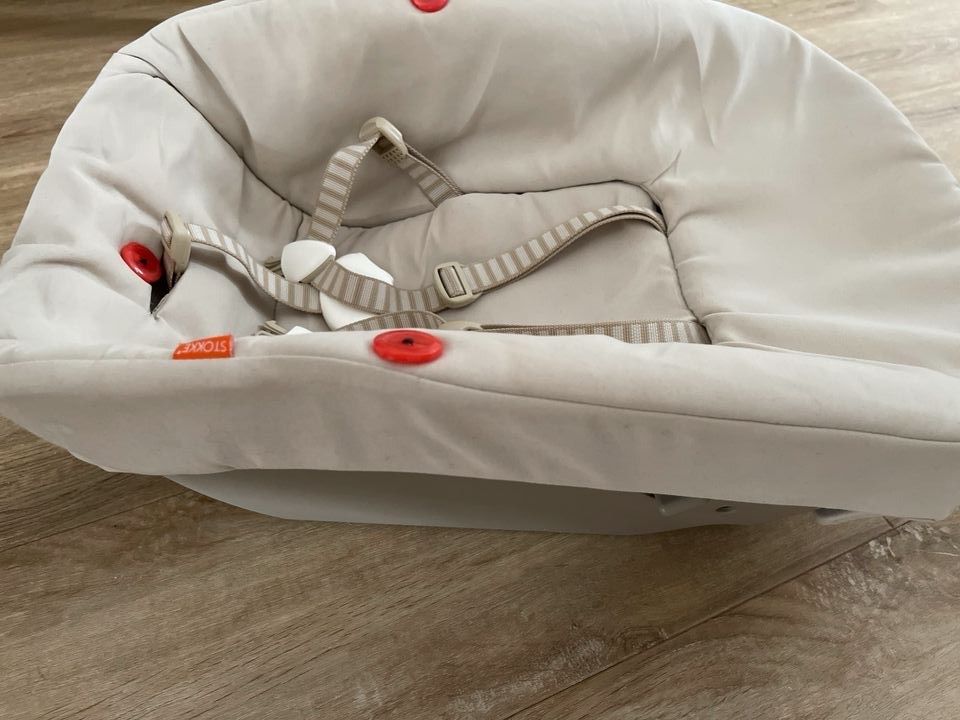 Stokke Newborn Babyschale Aufsatz Tripp Trapp in Gerstungen