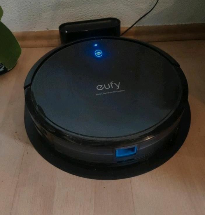 eufy Saugroboter mit Wischfunktion, RoboVac G10 Hybrid in Kümmersbruck