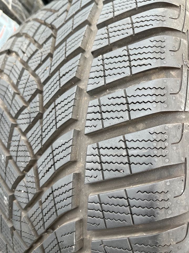 Winterreifen Goodyear 255/35 R19 in Biederitz