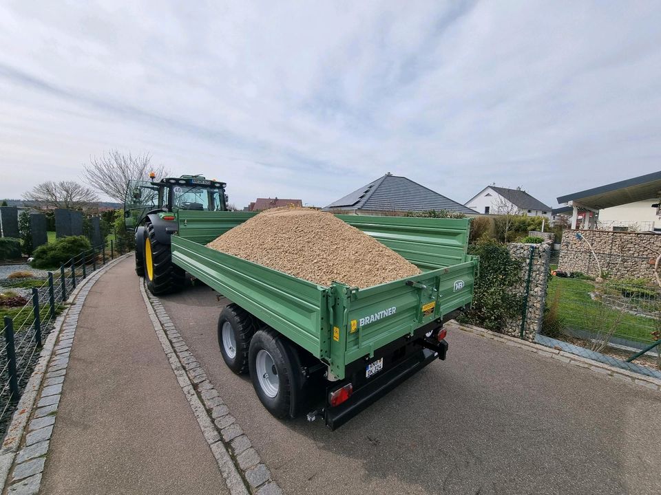 Erdarbeiten, Erdbau, Transport von Schüttgüttern in Leutershausen