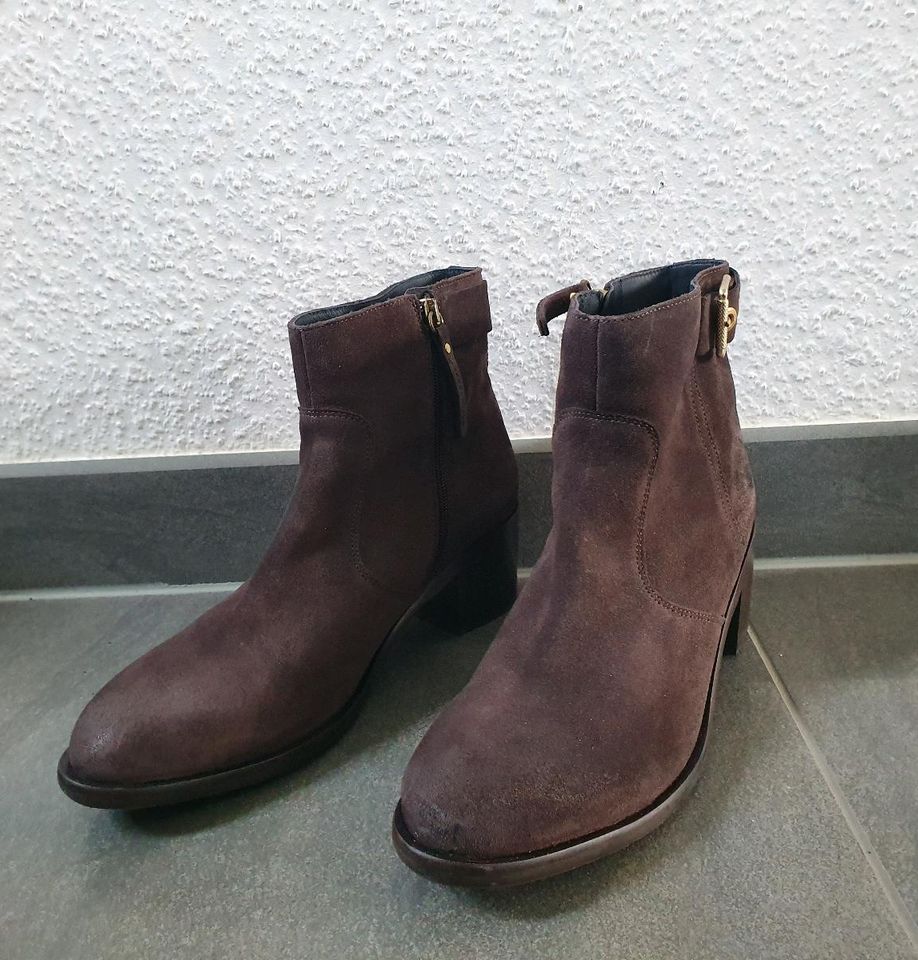 Tommy Hilfiger Damen Stiefeletten Stiefel Schuhe Gr. 42 fast NEU in Braunschweig