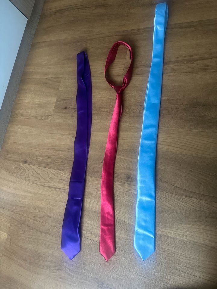 3x Krawatten Blau,Rot und Lila in Jülich