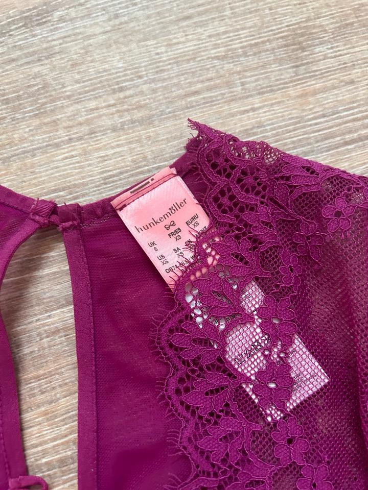 Neuer lila pink Body Dessous Unterwäsche Hunkemöller XS in Breisach am Rhein  