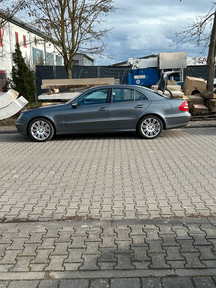 Mercedes E 280 Avantgard Sport Edition in Offenbach