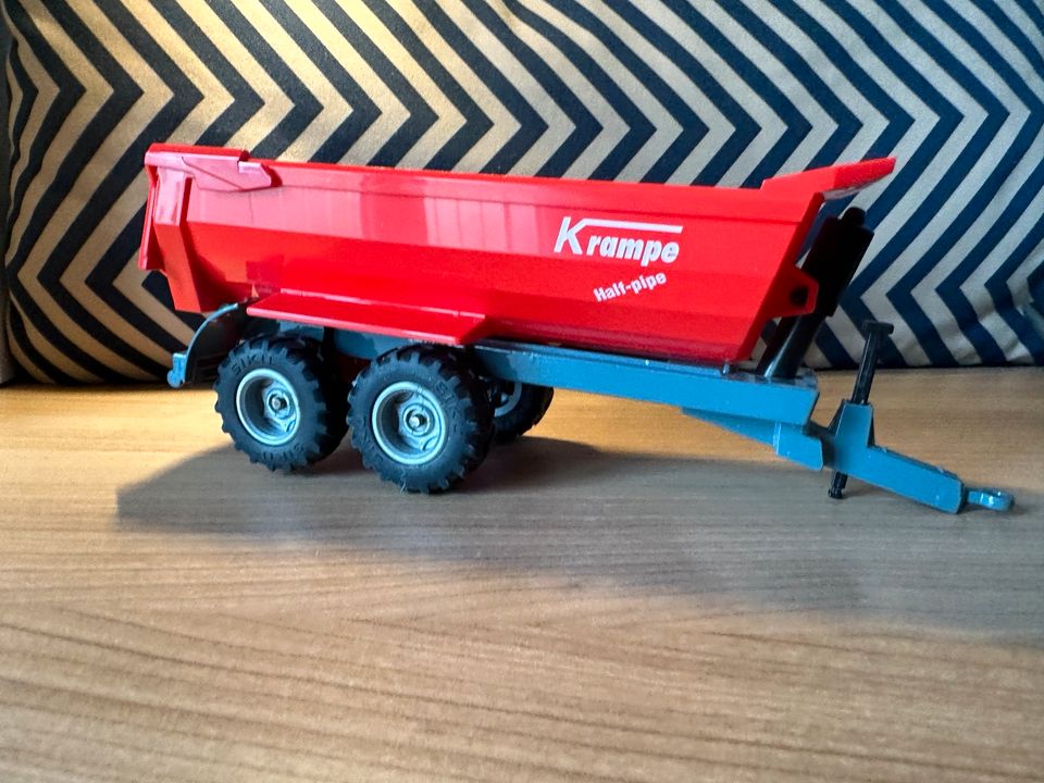 Siku 3275 Schlepper mit Krampe Mulde 3999 1:32 in Tanne