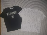 2 H&M Mädchen T-Shirts Wednesday Blümchen schwarz weiß Neuhausen-Nymphenburg - Neuhausen Vorschau