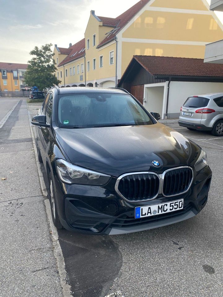 BMW X1 sDrive 18i Avantage Modell in Essenbach