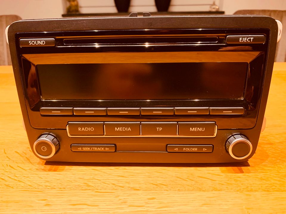 Original VW Autoradio RCD 310 in Hildesheim