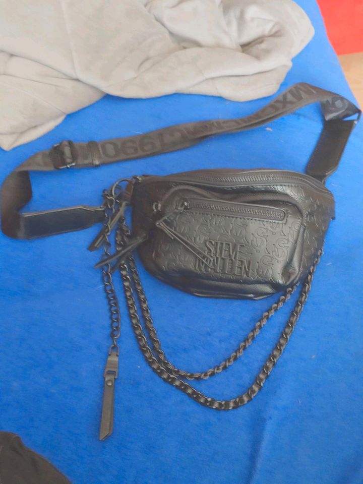 Steve Madden Crossbody Tasche Lederimitat schwarz in Norderstedt