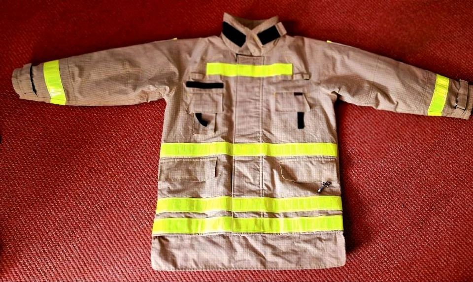 Feuerschutzkleidung Einsatzkleidung Feuerwehr Technische Hilfe in Leipzig