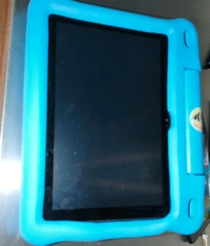 Amazon Tablet Kids HD8, mit Schutzhülle, wie neu in Velen
