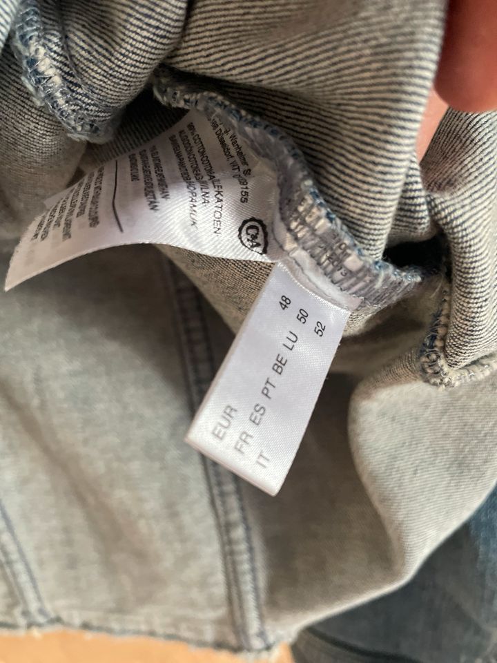 Tolle Jeansjacke *** Gr. 48 *** neuwertig in Darmstadt