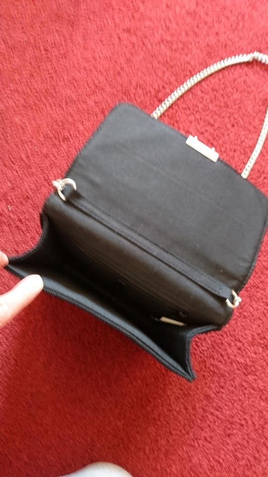 Clutch Handtasche von Bershka in Bautzen