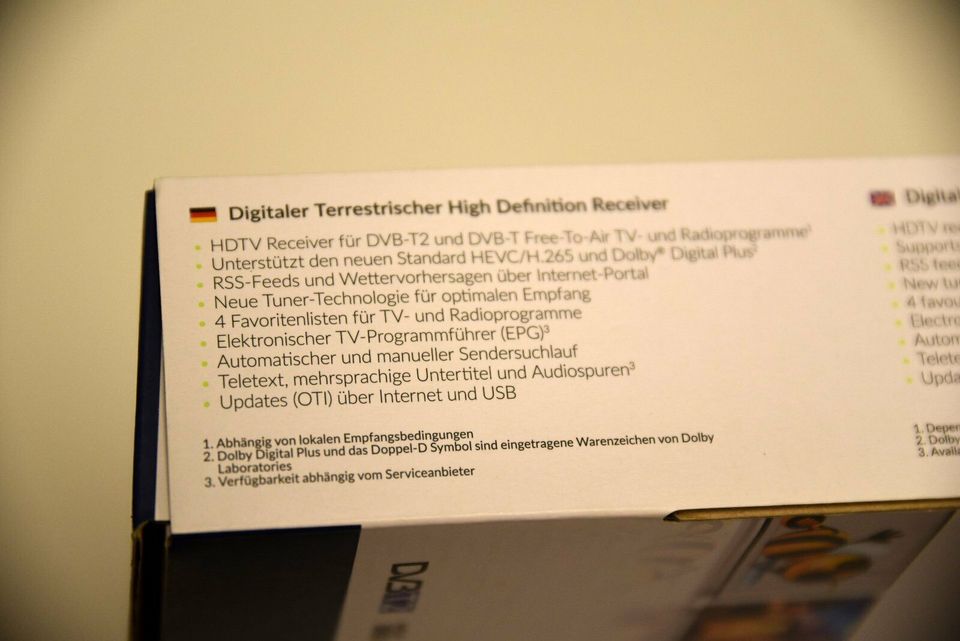 STRONG SRT 8210 digitaler terrestrischer HD Receiver in Bremen