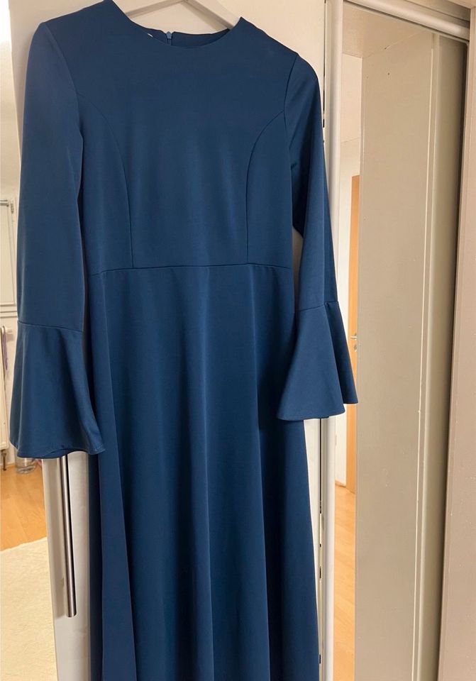 Langes Kleid Blau wie neu in Duisburg