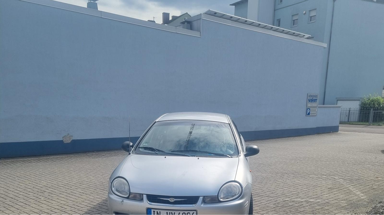 Abbildung des Autos Chrisyler Neon 2.0