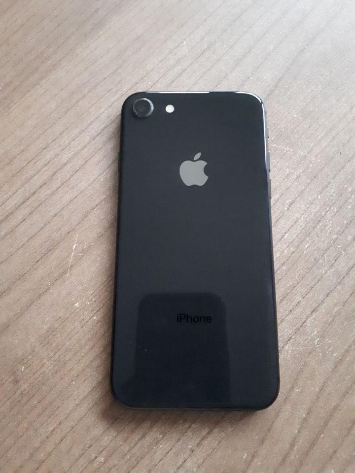 iPhone 8 64 GB schwarz in Bindlach