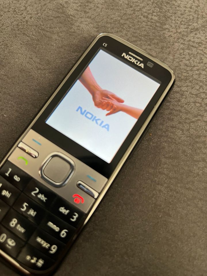 Nokia C5 Handy grau top zustand simlockfrei in Rüsselsheim
