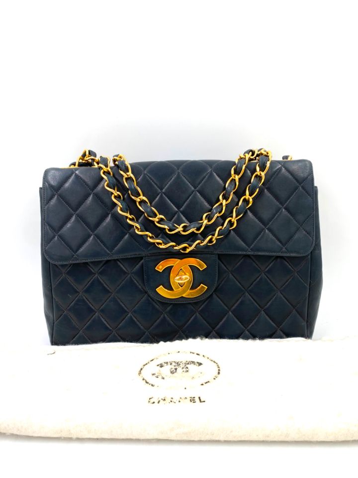 CHANEL Classic Timeless Single Flap Bag Jumbo Lammleder GHW navy Tasche Handtasche in München