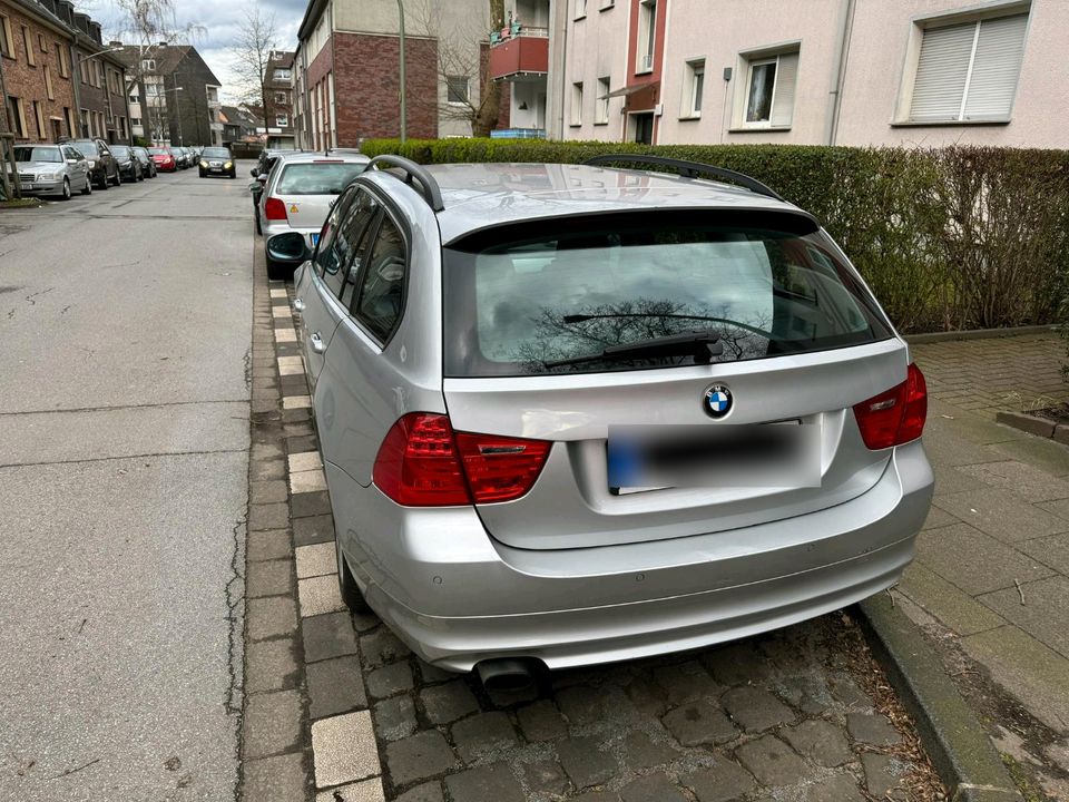 BMW 318i E91 Touring LCI / TÜV Neu in Duisburg