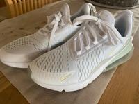 Nike air 270 Größe US 9.5  EUR 41 Super Zustand Rheinland-Pfalz - Freinsheim Vorschau